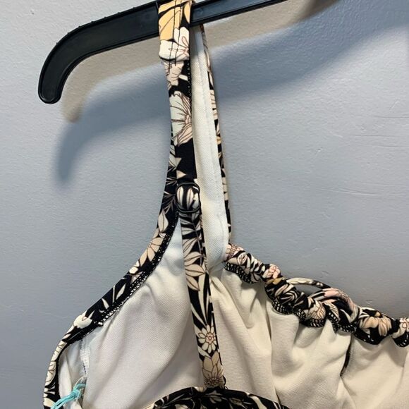 Kona sol floral Swim bikini top - Picture 9 of 11